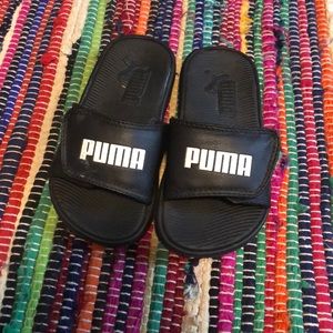 Boys puma slides size 12